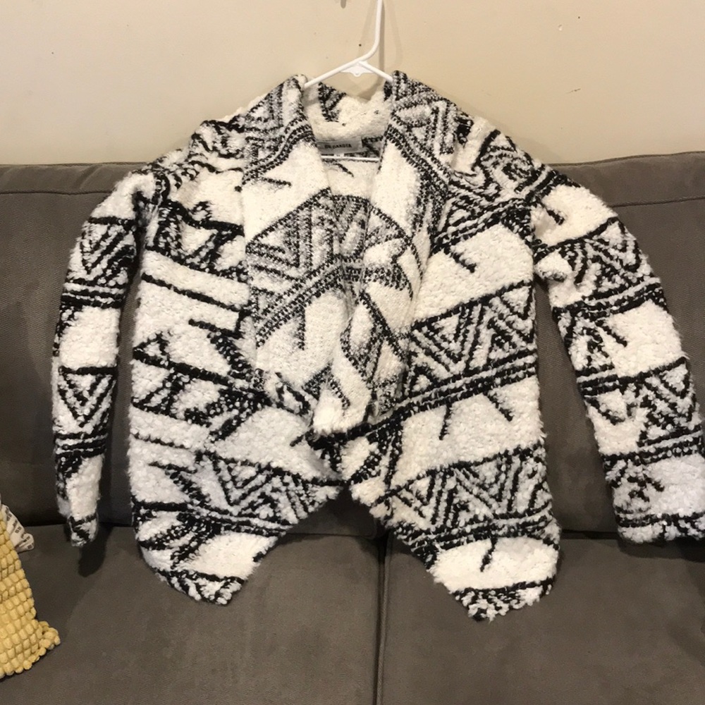BB DAKOTA - Black/White Sweater